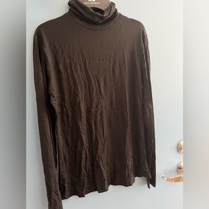 Basic black long sleeve w/ turtleneck. Size M. *wrinkled bc folded up*